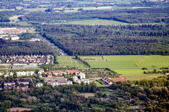 Vue aérienne de Cimetière Heidenstücker à le quartier Grünwinkel in Karlsruhe dans le département Bade-Wurtemberg, Allemagne