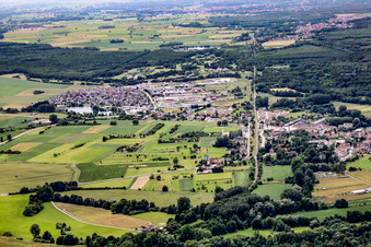 Vue aérienne de Rountzenheim dans le département Bas Rhin, France