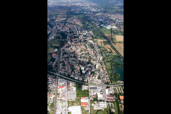 Vue aérienne de Du sud à le quartier Sankt Ilgen in Leimen dans le département Bade-Wurtemberg, Allemagne