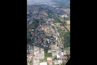 Vue aérienne de Du sud à le quartier Sankt Ilgen in Leimen dans le département Bade-Wurtemberg, Allemagne