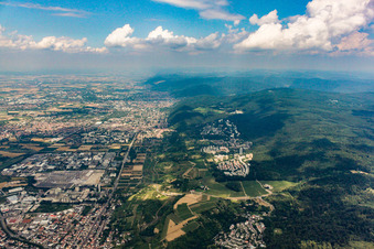 Vue aérienne de Sud de l'Odenwald avec Boxberg à le quartier Emmertsgrund in Heidelberg dans le département Bade-Wurtemberg, Allemagne