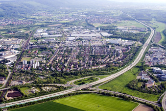 Vue aérienne de District Ettlingen Ouest à partir du nord à Ettlingen dans le département Bade-Wurtemberg, Allemagne