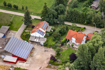 Vue aérienne de Weberhof, moulin à laver à Billigheim-Ingenheim dans le département Rhénanie-Palatinat, Allemagne