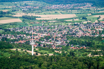 Vue aérienne de Vue des rues et des maisons dans les quartiers résidentiels à le quartier Grünwettersbach in Karlsruhe dans le département Bade-Wurtemberg, Allemagne