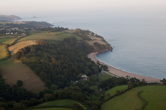 Vue aérienne de La plus belle plage à Strete dans le département Angleterre, Grande Bretagne