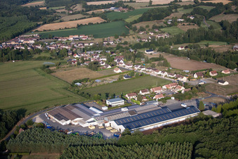 Métaseval à Semur-en-Vallon dans le département Sarthe, France hors des airs