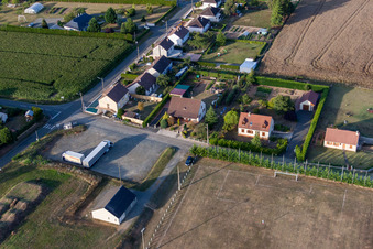 Semur-en-Vallon dans le département Sarthe, France vue d'en haut