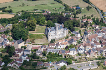 Vue oblique de Montmirail dans le département Sarthe, France