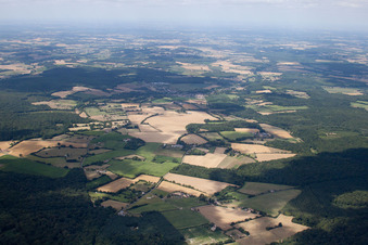 Vue aérienne de Berfay dans le département Sarthe, France
