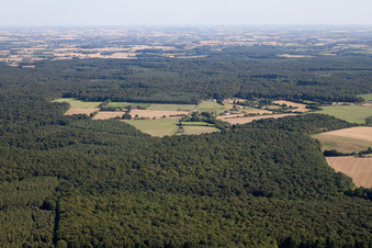 Lavaré dans le département Sarthe, France vue du ciel