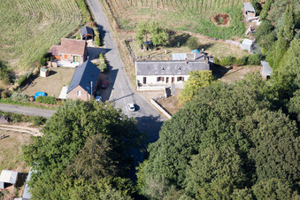 Semur-en-Vallon dans le département Sarthe, France vue d'en haut