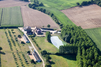 Enregistrement par drone de Coudrecieux dans le département Sarthe, France
