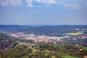 Vue aérienne de De l'ouest à le quartier Brötzingen in Pforzheim dans le département Bade-Wurtemberg, Allemagne