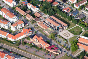 Vue aérienne de Musée de la briqueterie au centre communautaire à Jockgrim dans le département Rhénanie-Palatinat, Allemagne