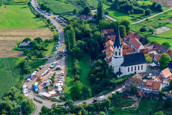 Jockgrim dans le département Rhénanie-Palatinat, Allemagne vu d'un drone
