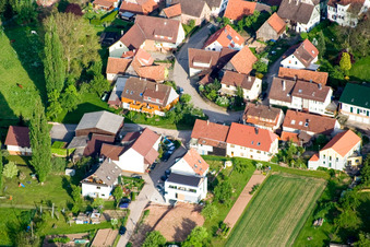 Vue aérienne de Grabenäckerweg à le quartier Gräfenhausen in Birkenfeld dans le département Bade-Wurtemberg, Allemagne