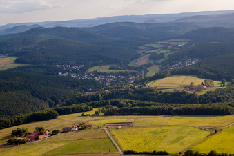 Vue aérienne de Engelhof à Neuleiningen dans le département Rhénanie-Palatinat, Allemagne
