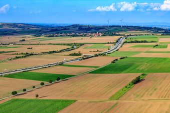 Vue aérienne de Tracé de l'autoroute A6 à Wattenheim dans le département Rhénanie-Palatinat, Allemagne