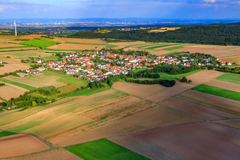 Vue aérienne de Vue de la ville depuis le nord-ouest à Tiefenthal dans le département Rhénanie-Palatinat, Allemagne