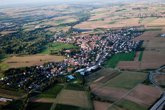 Vue aérienne de De l'ouest à Hettenleidelheim dans le département Rhénanie-Palatinat, Allemagne