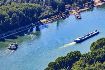 Vue aérienne de Leimersheim, bac du Rhin à le quartier Leopoldshafen in Eggenstein-Leopoldshafen dans le département Bade-Wurtemberg, Allemagne