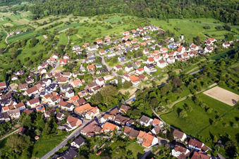 Vue aérienne de Grundstr à le quartier Obernhausen in Birkenfeld dans le département Bade-Wurtemberg, Allemagne