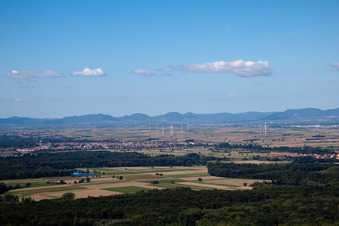 Vue aérienne de Structures sur les champs agricoles à Rülzheim à Linkenheim-Hochstetten dans le département Bade-Wurtemberg, Allemagne