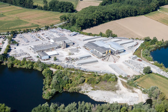 Vue aérienne de Centrale de mélange de béton et de matériaux de construction de Finger Beton Kuhardt GmbH & Co. KG à Kuhardt dans le département Rhénanie-Palatinat, Allemagne