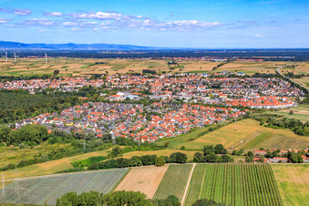 Vue aérienne de Vue de la ville depuis le sud à Rülzheim dans le département Rhénanie-Palatinat, Allemagne