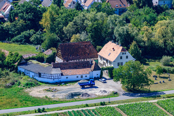 Vue aérienne de Vieux Moulin à Hatzenbühl dans le département Rhénanie-Palatinat, Allemagne