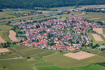 Vue aérienne de Vue sur le village à le quartier Griesheim in Offenburg dans le département Bade-Wurtemberg, Allemagne