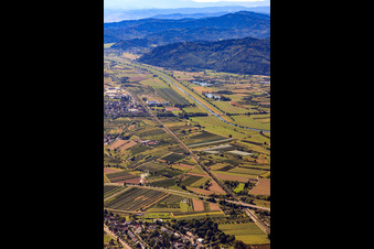 Vue aérienne de Vallée de la Kinzig à Ortenberg dans le département Bade-Wurtemberg, Allemagne