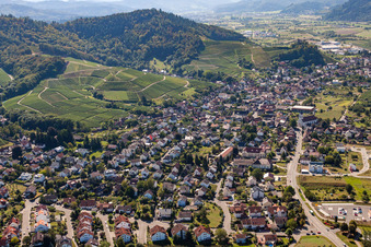 Vue aérienne de Vue du nord à le quartier Fröschlach in Ortenberg dans le département Bade-Wurtemberg, Allemagne