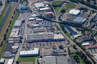 Vue aérienne de Bauhaus à le quartier Uffhofen in Offenburg dans le département Bade-Wurtemberg, Allemagne