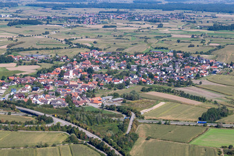 Vue aérienne de Du sud-est à le quartier Sand in Willstätt dans le département Bade-Wurtemberg, Allemagne