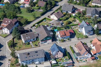 Vue aérienne de Gartenstraße depuis le sud-est à le quartier Sand in Willstätt dans le département Bade-Wurtemberg, Allemagne