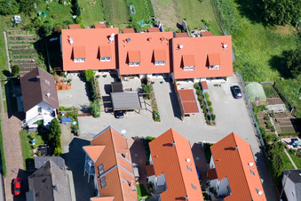 Brehmstr à le quartier Minderslachen in Kandel dans le département Rhénanie-Palatinat, Allemagne depuis l'avion