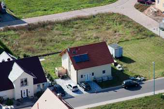 Nouvelle zone de développement Im Unterfeld à le quartier Schaidt in Wörth am Rhein dans le département Rhénanie-Palatinat, Allemagne vue d'en haut