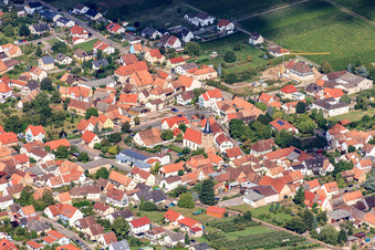 Vue aérienne de Weinstr à Oberotterbach dans le département Rhénanie-Palatinat, Allemagne