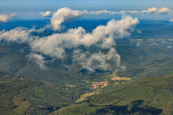 Vue aérienne de Quartier Weiler in Wissembourg dans le département Bas Rhin, France