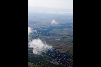 Vue aérienne de Steinseltz dans le département Bas Rhin, France