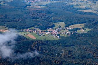 Vue aérienne de Vue sur le village à Climbach dans le département Bas Rhin, France