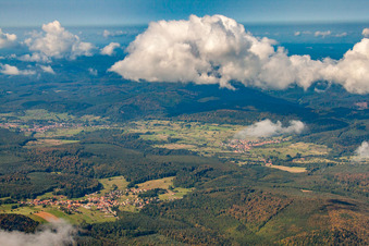 Vue aérienne de Et Lembach à Climbach dans le département Bas Rhin, France
