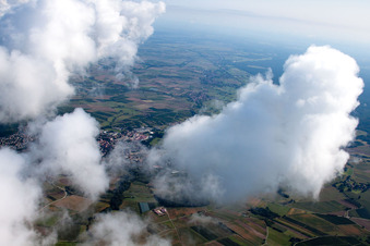 Enregistrement par drone de Cleebourg dans le département Bas Rhin, France