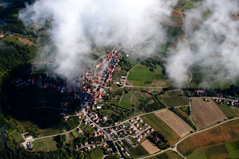 Vue aérienne de Rott dans le département Bas Rhin, France