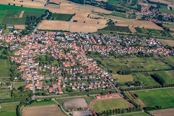 Vue aérienne de Vue de la ville depuis le sud-ouest à Steinfeld dans le département Rhénanie-Palatinat, Allemagne