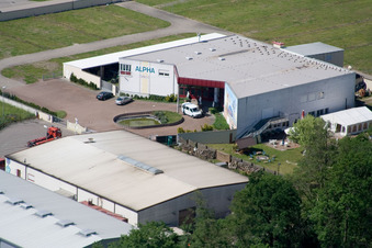 Vue aérienne de Discothèque Alpha à le quartier Minderslachen in Kandel dans le département Rhénanie-Palatinat, Allemagne