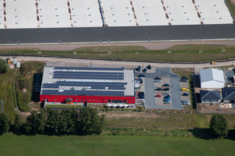 Vue aérienne de Bienwald Fitness World à le quartier Minderslachen in Kandel dans le département Rhénanie-Palatinat, Allemagne