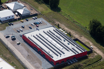 Vue oblique de Bienwald Fitness World à le quartier Minderslachen in Kandel dans le département Rhénanie-Palatinat, Allemagne