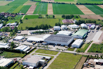 Vue aérienne de Zone industrielle de Horst à le quartier Minderslachen in Kandel dans le département Rhénanie-Palatinat, Allemagne